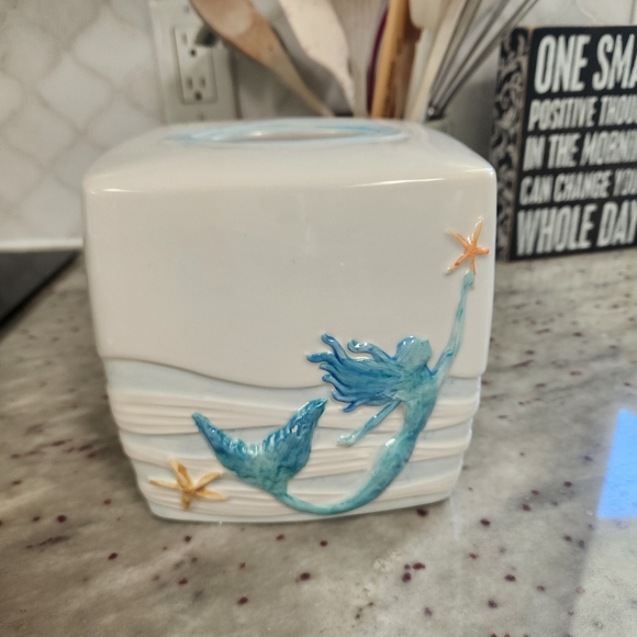 Ocean-Themed Ceramic Tissue Box Cover - Picture 2 of 6